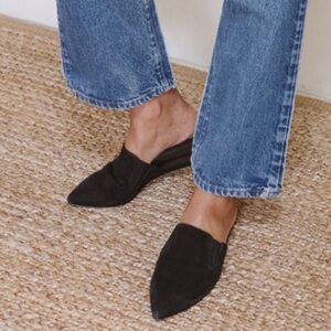 Chelsea & Violet “Eve” Pointed Toe Suede Mule in Black Size 9